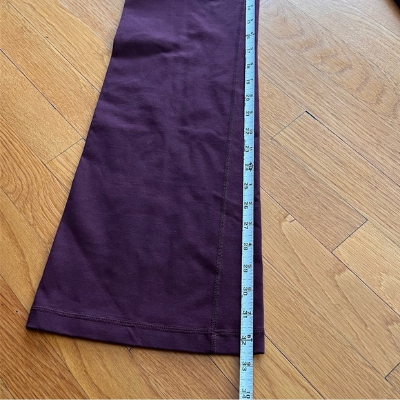 Lululemon Groove Super-High-Rise Flared Pant size 6 - Picture 3 of 6